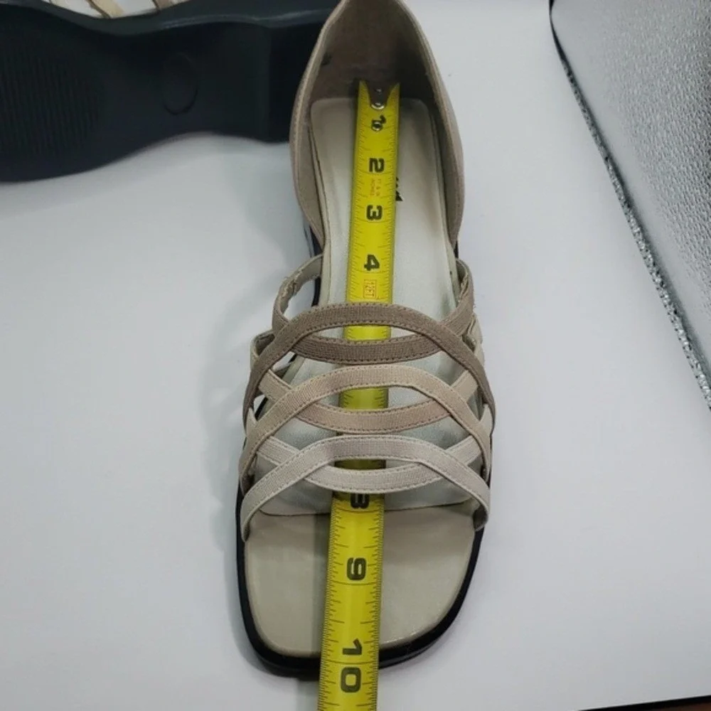Judith Women's Tan Beige Strappy Block Heel Sandals Size 8‎